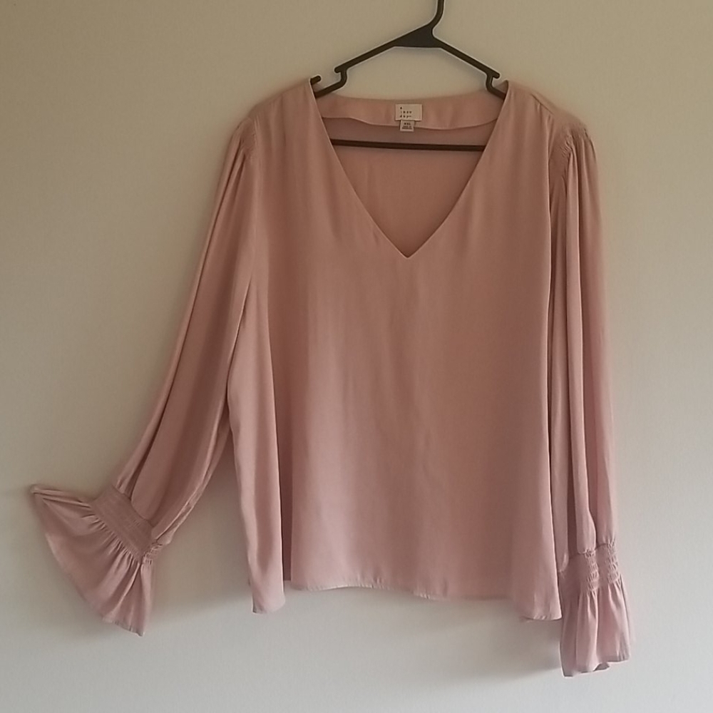 Women's pullover blouse